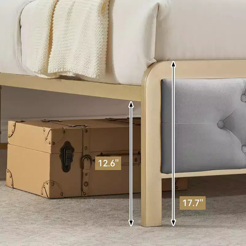 Cadre de lit entièrement capitonné Golden avec tête de lit capitonnée à boutons - Métal robuste, 32 cm de rangement, sommier tapissier non requis, montage facile (Gris)
