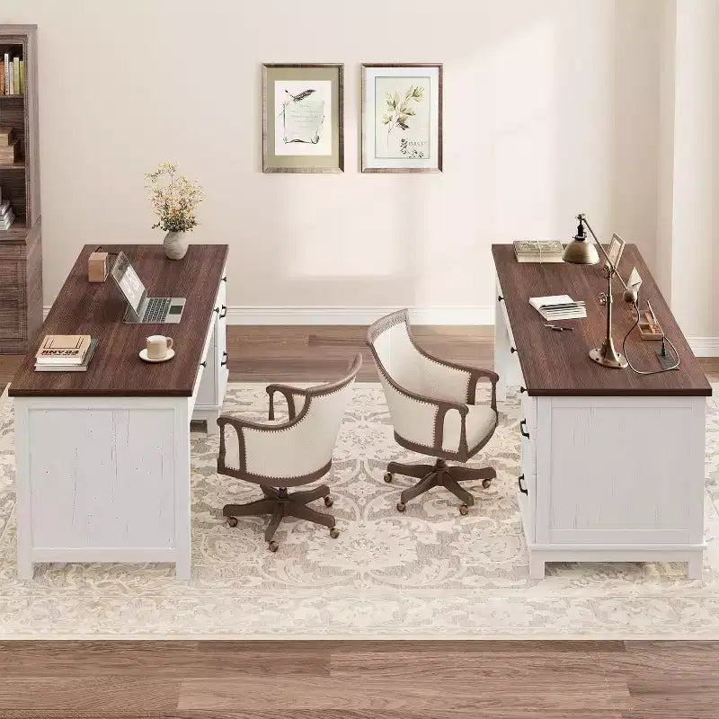 Bureau de direction avec tiroirs et station de charge, bureau d'ordinateur de style rustique de 136 cm avec classeur, poste de travail de bureau à domicile, noyer blanc