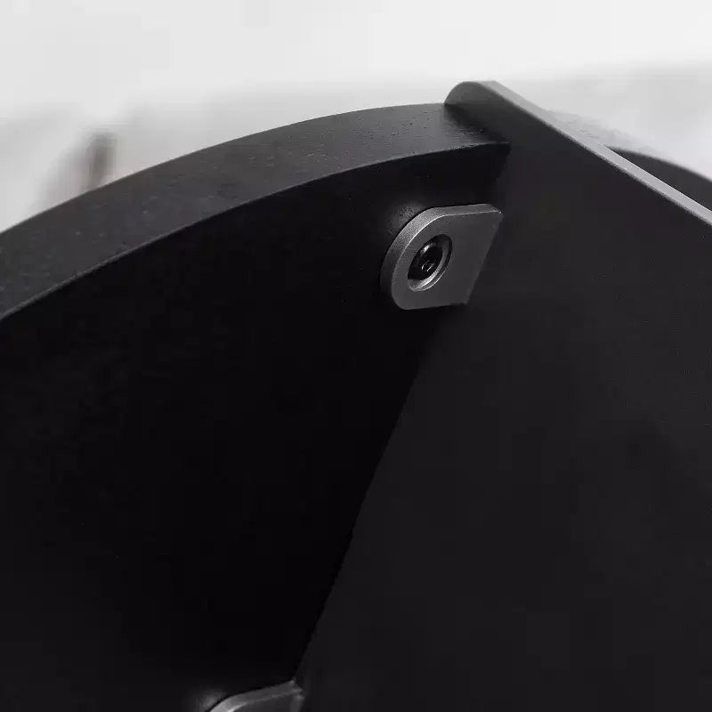 Table basse ronde avec plateau en noyer et piétement en métal noir, pièce maîtresse moderne pour le salon